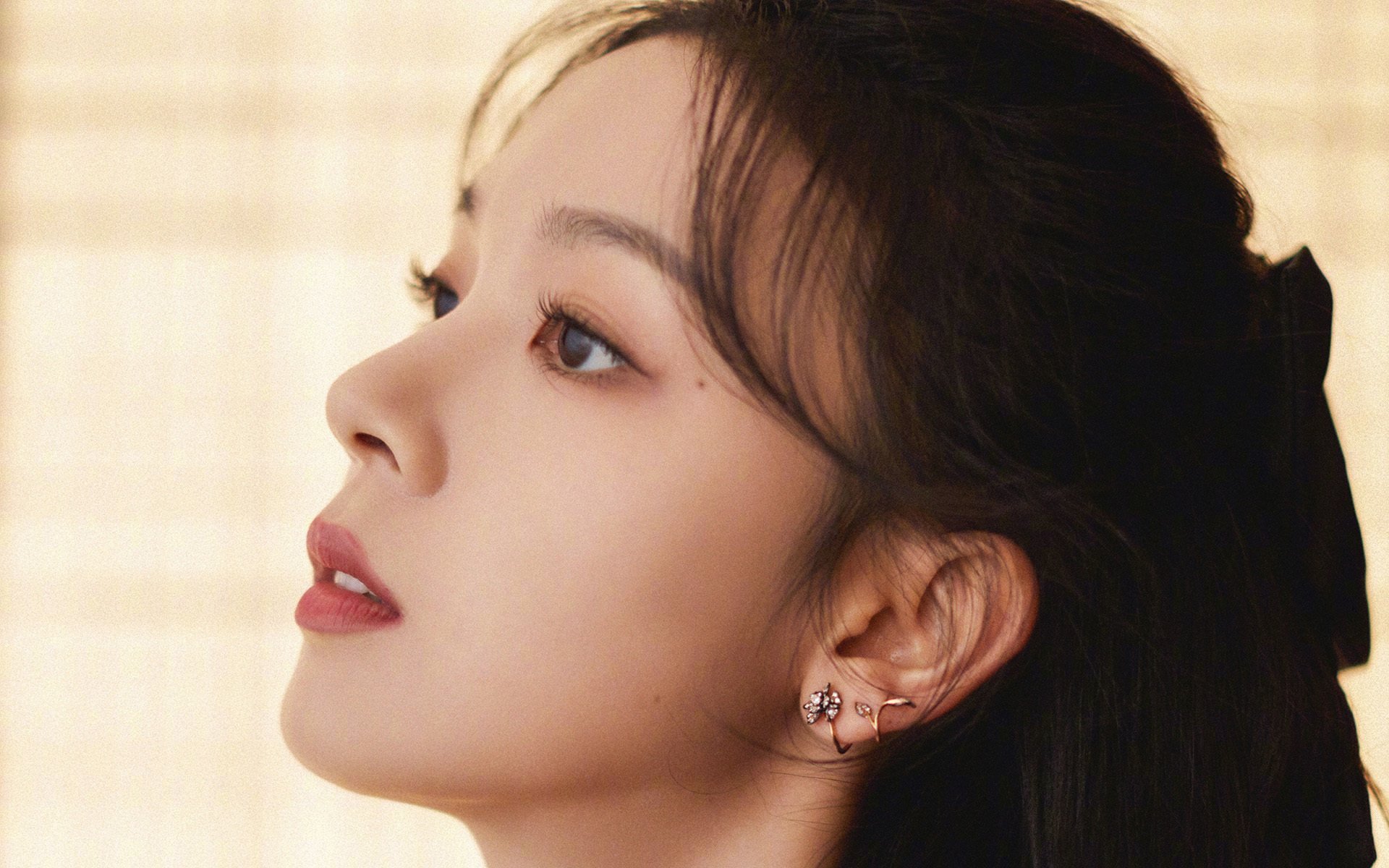 开云体育视频直播-纷争不断！国内足球明星竞技激烈，足球界中国明星